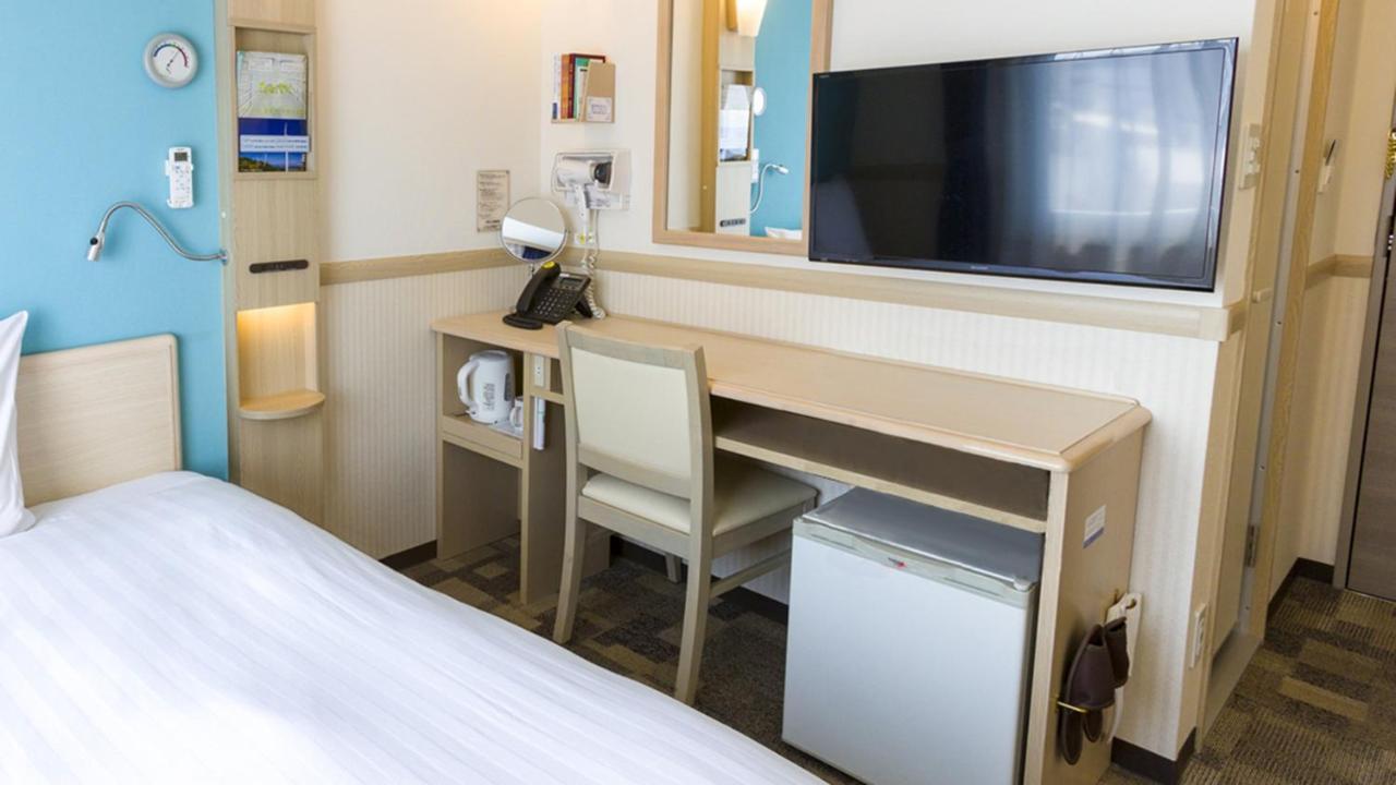 Toyoko Inn Nara Oji Eki Minami Guchi Exterior photo